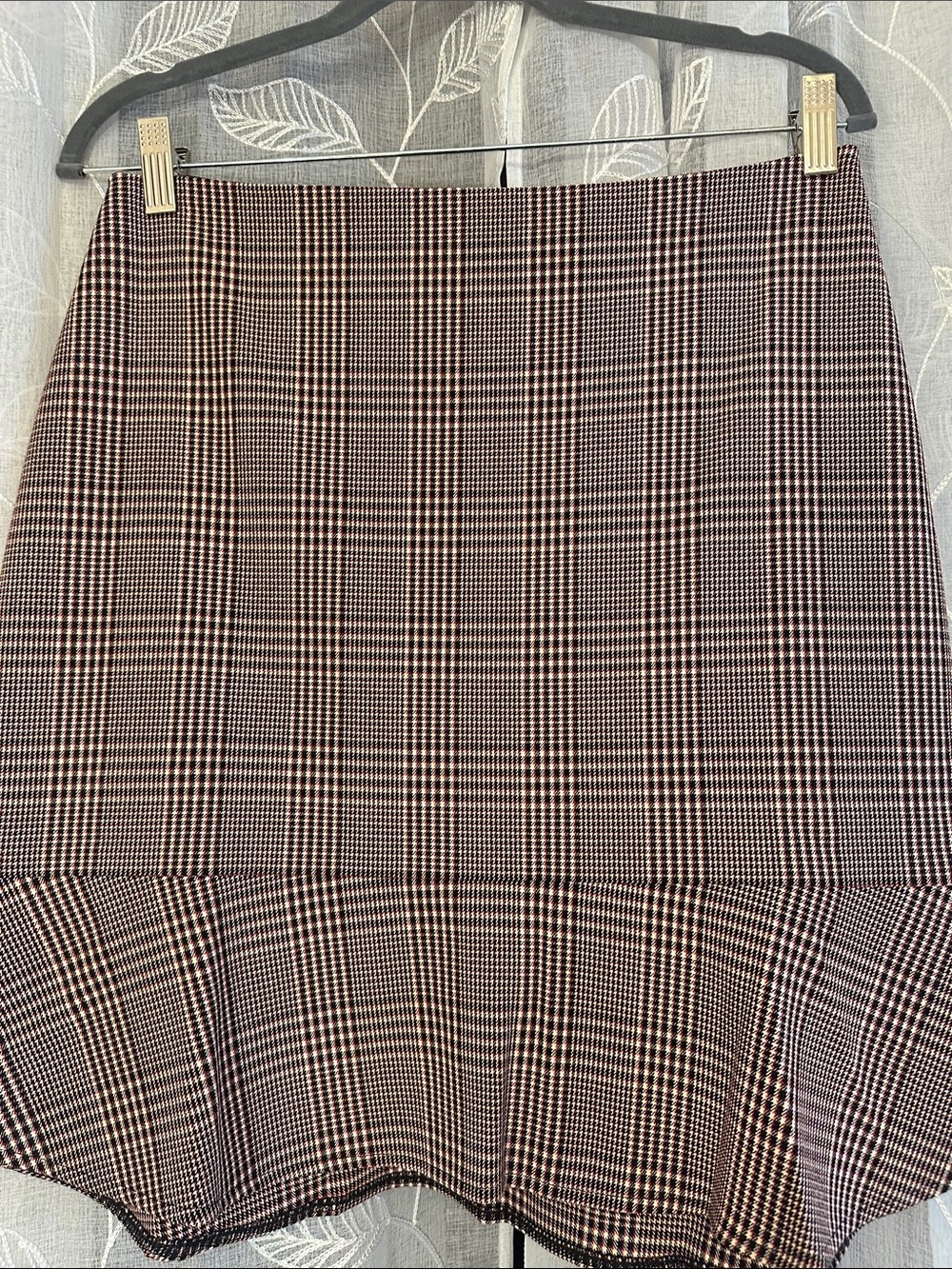 White House Black Market Burgundy and Black Plaid Mini Skirt with Ruffle Hem - Picture 7 of 7